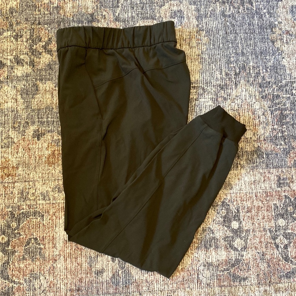lululemon on the fly jogger size 6